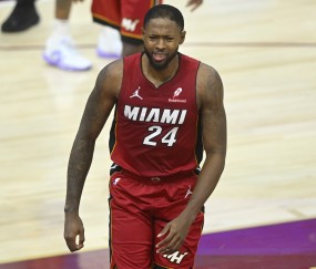 🚨Shams：热火送出海史密斯+32年次轮 换来篮网受保护26年次轮